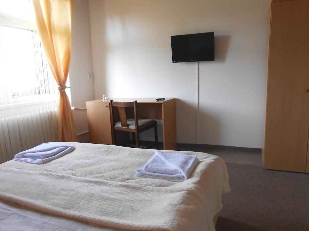 White Rabbit Hall Hotel Podebrady Room photo
